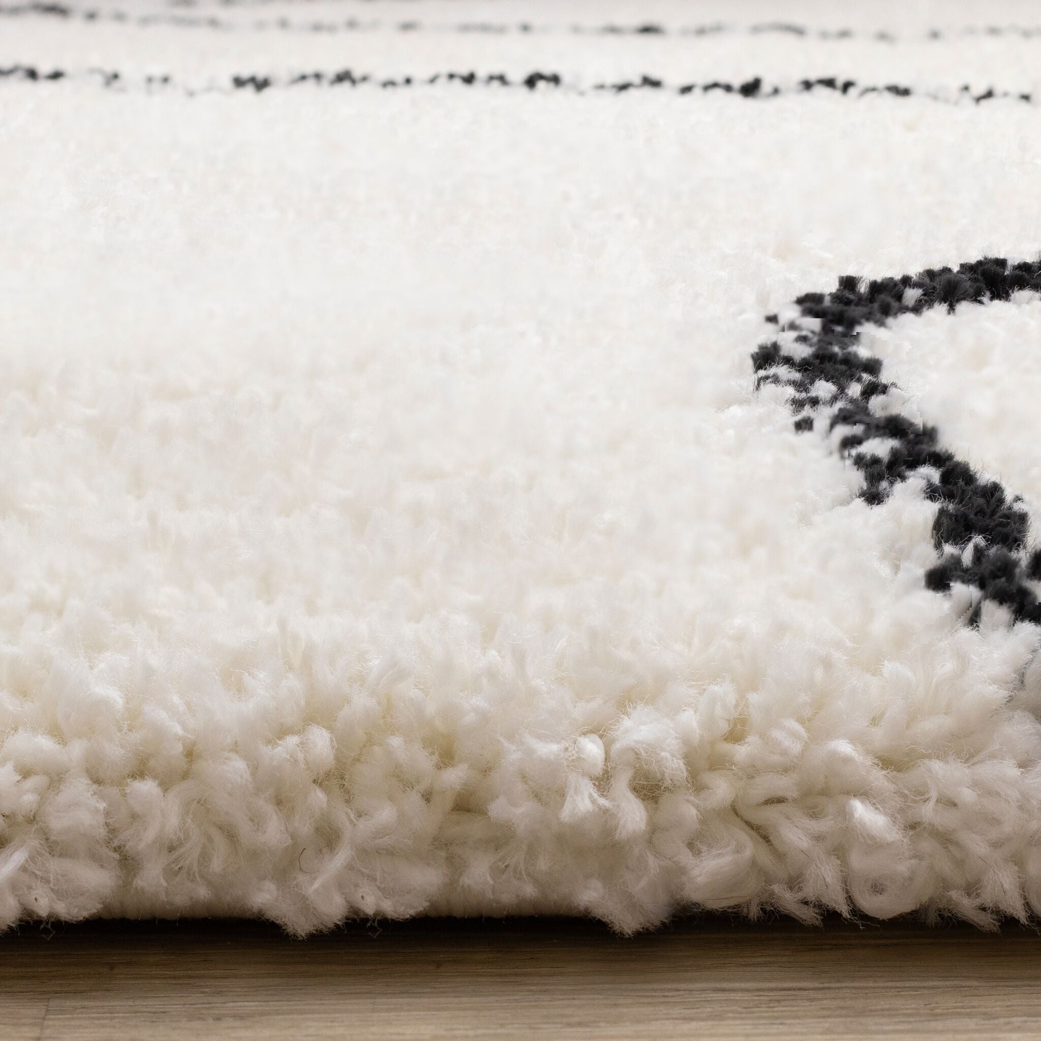 Pace 5'3" x 7'7" Outlinded Shapes Area Rug - Cream, Black