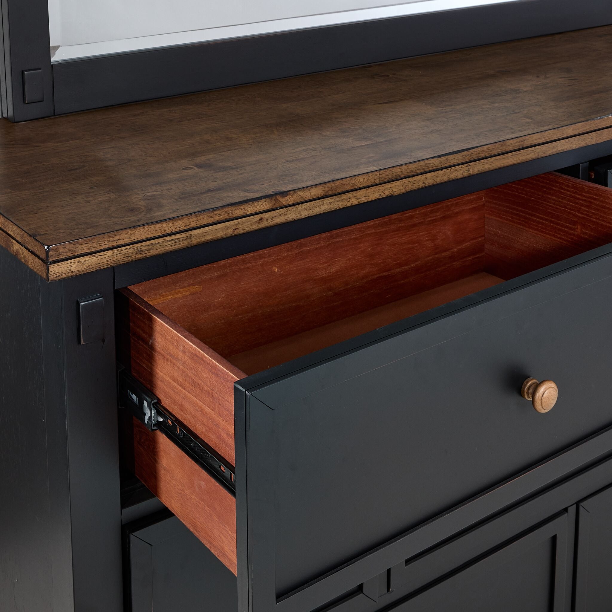 Stormy Ridge 7-Drawer Dresser - Slate Black, Chicory