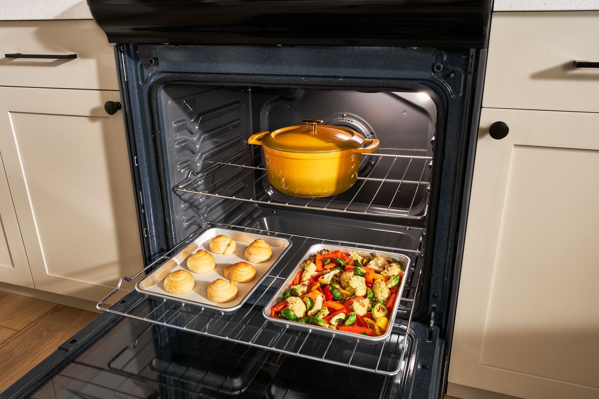 Whirlpool Fingerprint Resistant Stainless Steel 30" Induction Range (6.40 Cu Ft) - WSIS5030RZ