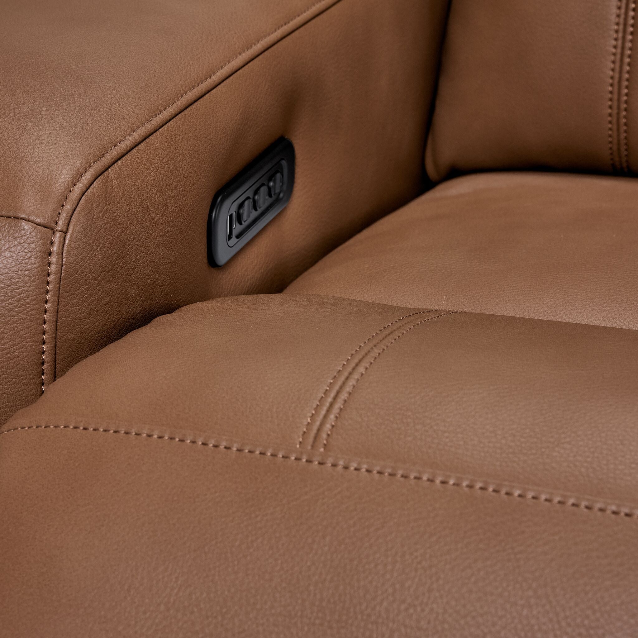 In Harmony - Zeppelin Power Reclining Sofa and Recliner Set- Tan