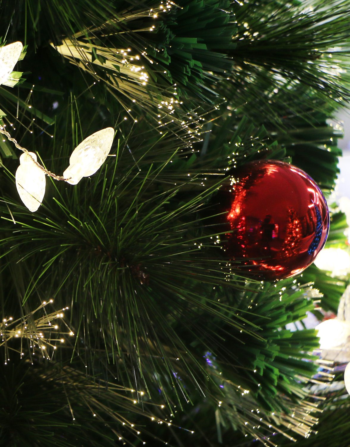 Oren 6ft Decorated Holiday Festive Fibre Optic Christmas Tree - Warm White