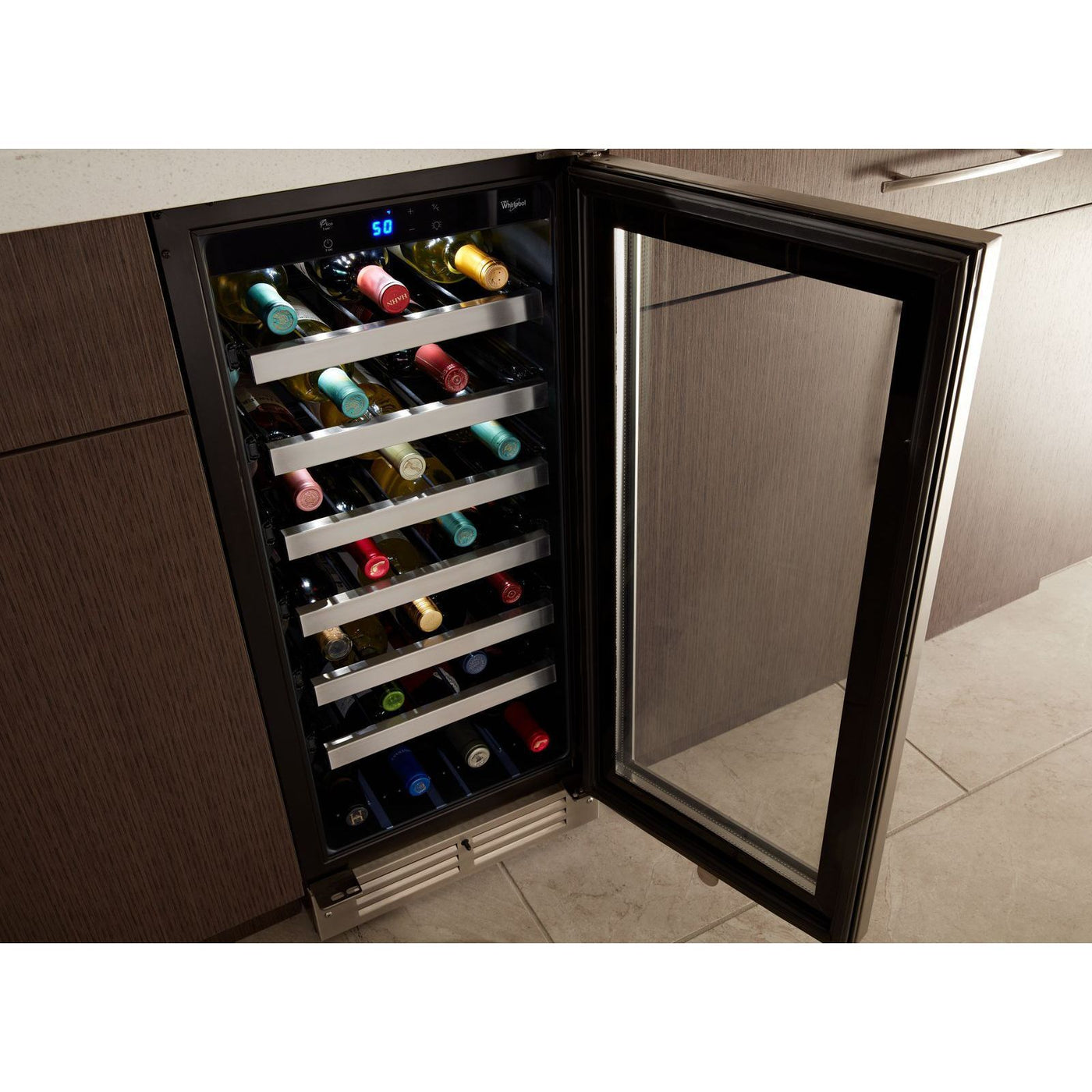 Réfrigérateur à vin encastré sous le comptoir de 24 pouces
