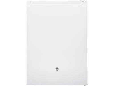 GE Réfrigérateur compact 5,6 pi³ blanc GCE06GGHWW