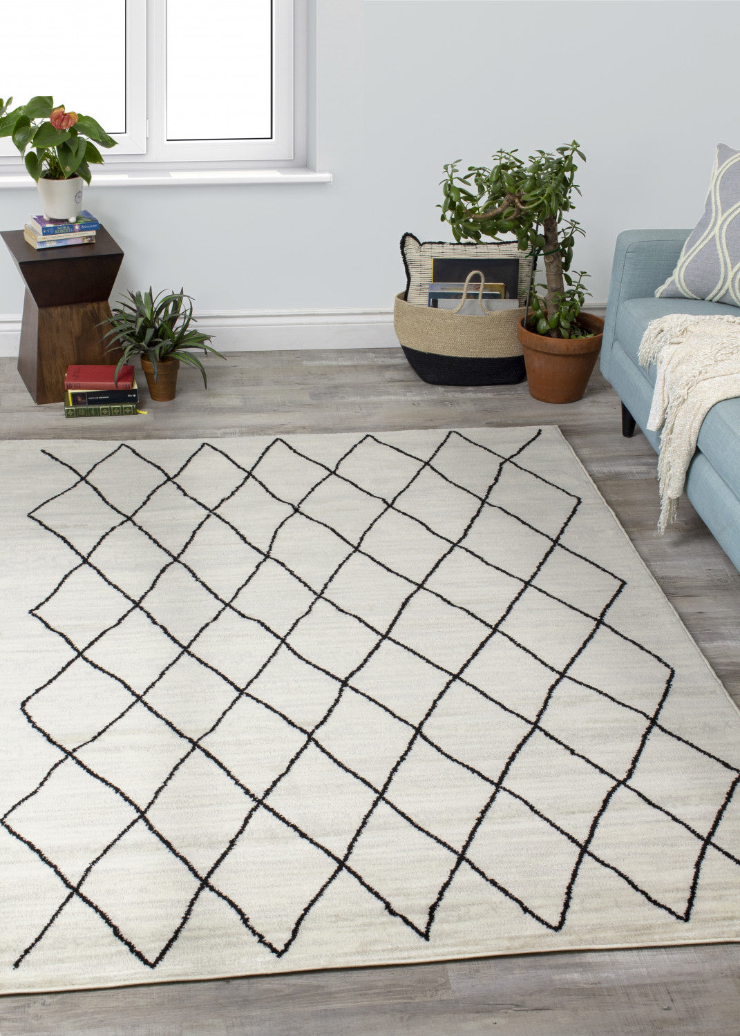 Meridian Pen-Drawn Trellis Lines Area Rug - 5' X 8' - Grey