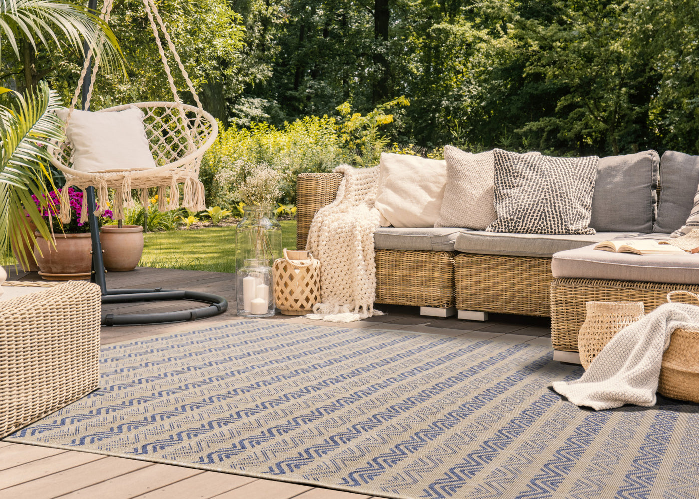 Camby 7'10" X 10'6" Indoor/Outdoor Geometric Stripes Rug - Blue Beige Area Rug