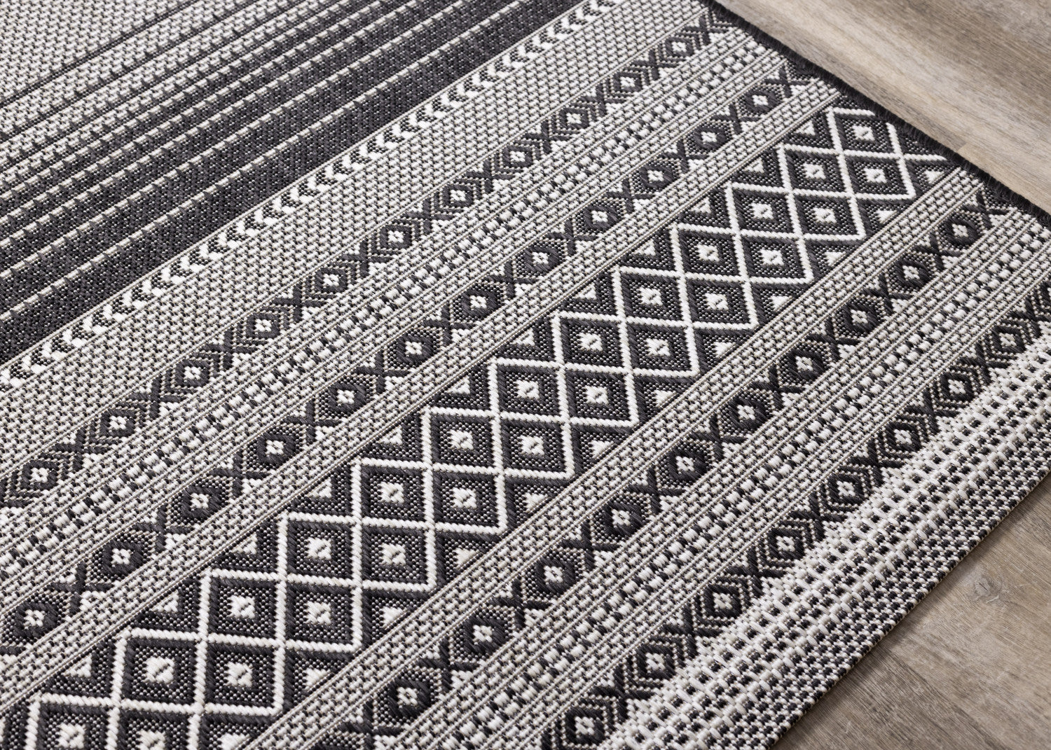 Jango Indoor/Outdoor Tribal Area Rug - 8' X 11' - Grey/Black