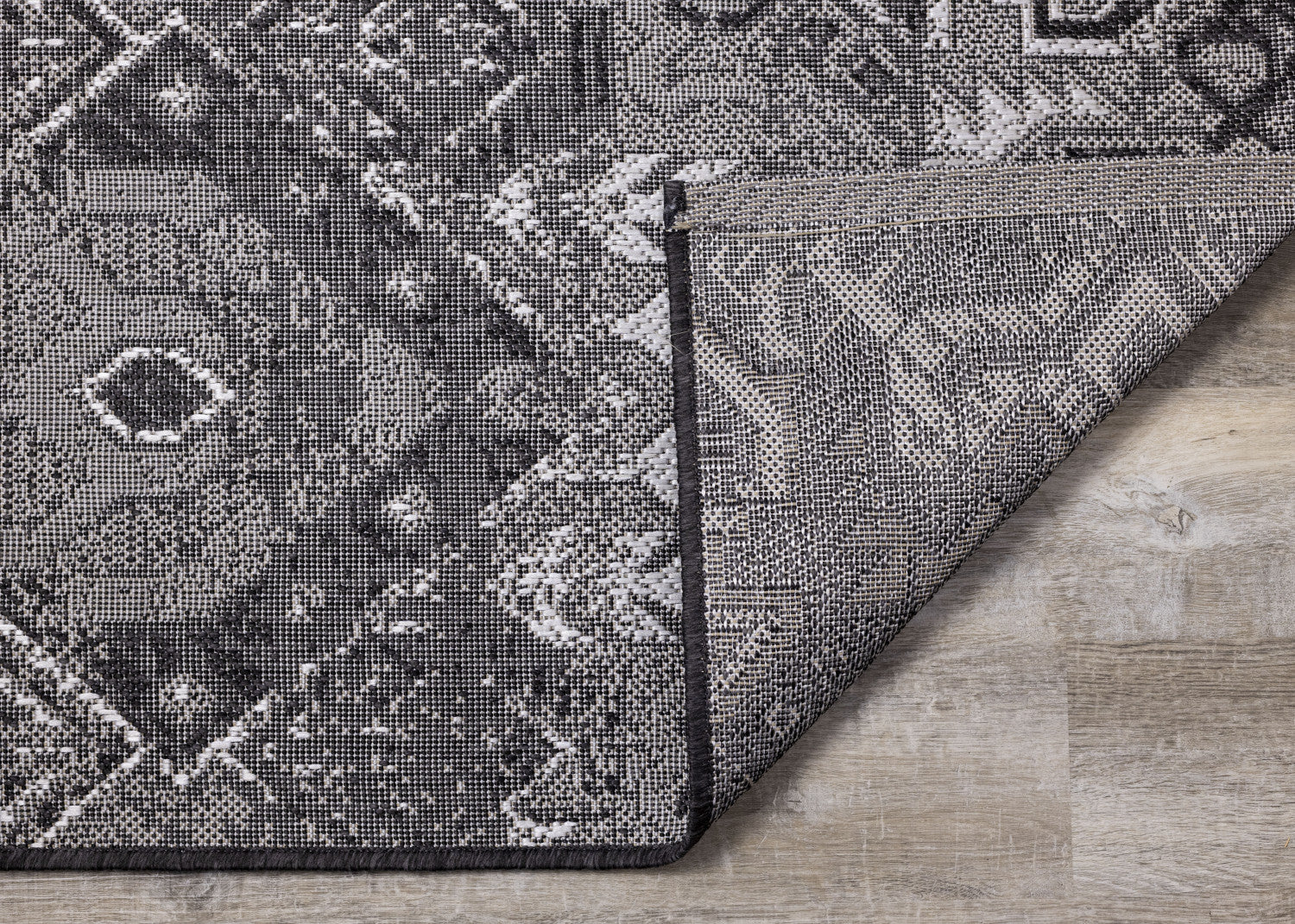 Jango Indoor/Outdoor Geometric Area Rug - 8' X 11' - Grey/Black