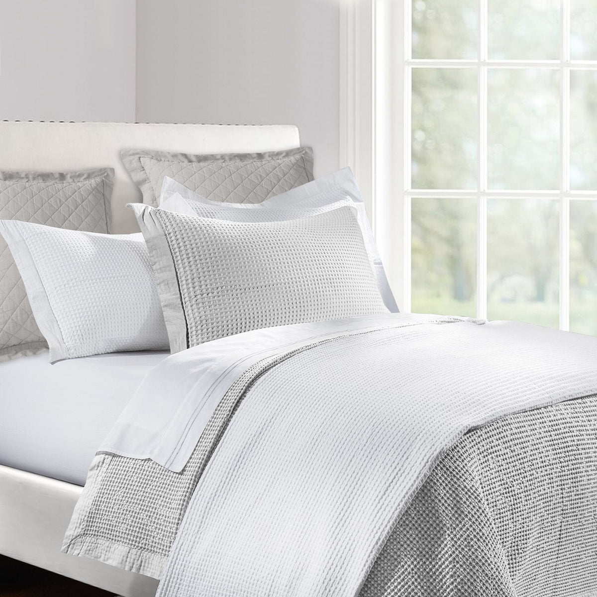 Lawson Queen / Full Coverlet - White