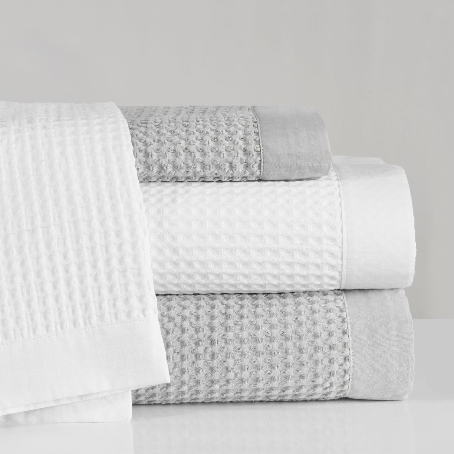 Lawson Queen / Full Coverlet - White