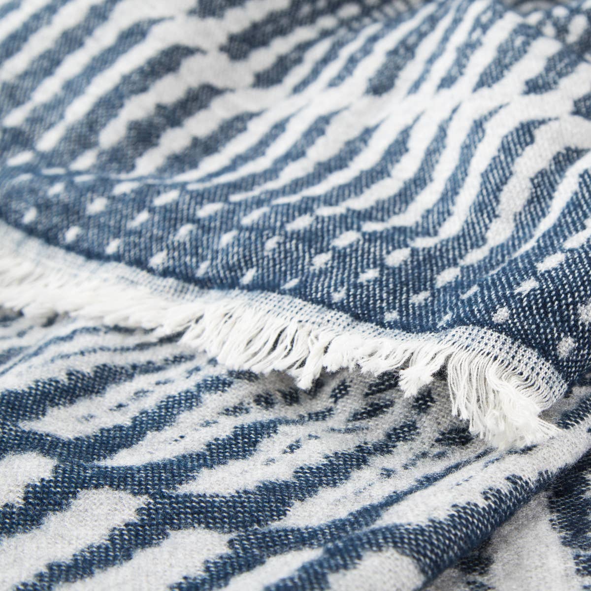 Baycrest Throw - Vaporous Grey /Dress Blues