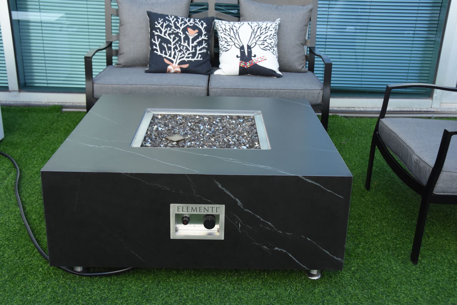 Eyjafja Marble Porcelain Fire Pit (Elementi) - Black / Natural Gas