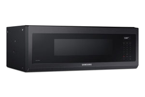 Samsung Four micro-ondes avec hotte intégrée 1,1 pi³ à profil bas 550 PCM acier inoxydable noir ME11A7710DG/AC