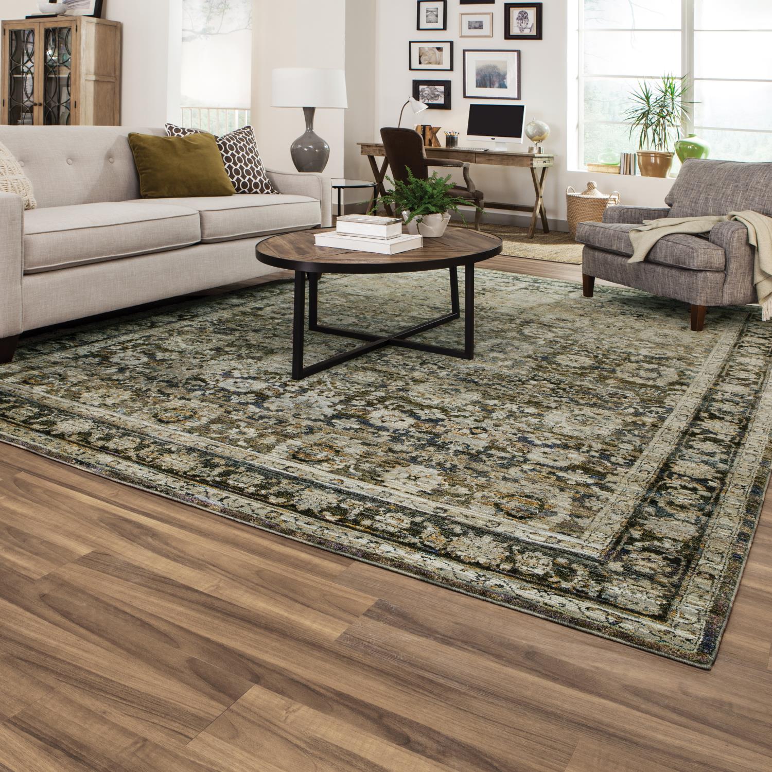 Angelica W7125CL Distressed Traditional Area Rug (5'3"X7'3")