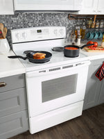 Amana White Freestanding Electric Range (4.8 Cu. Ft.) - YACR4303MFW