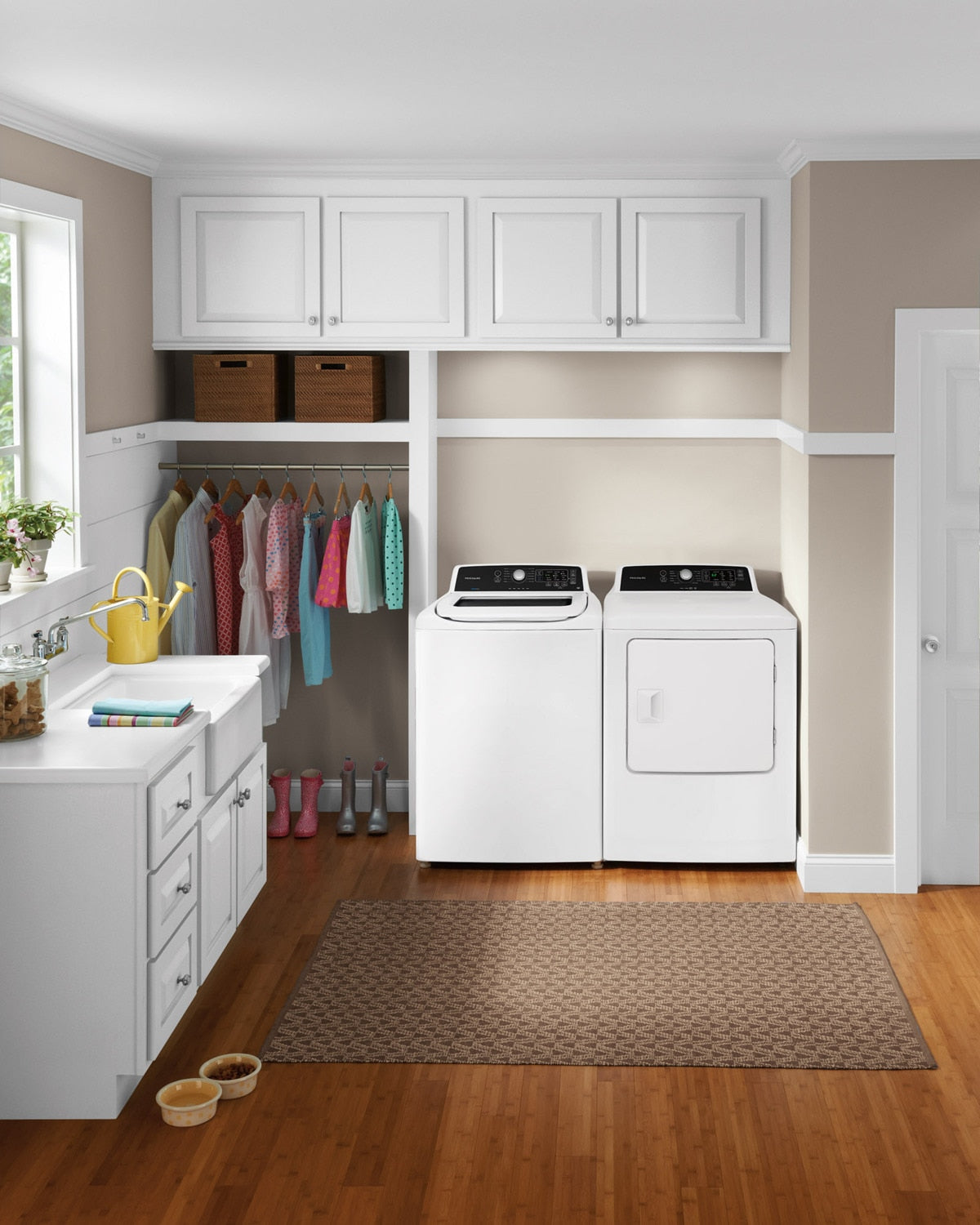 Frigidaire White Gas Dryer (6.7 Cu. Ft.) - FFRG4120SW
